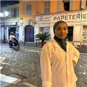 Réceptionniste d’hôtel et Professeur particulier donnant des cours de particuliers de langues